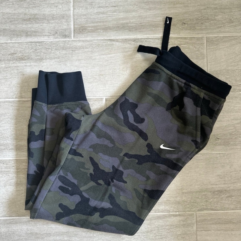 Nike Womens Medium Camouflage Joggers - Olive and Black